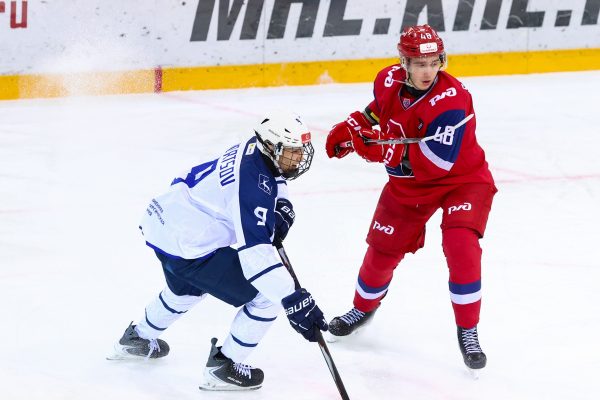 «Чайка» проиграла первый полуфинальный матч чемпионата МХЛ